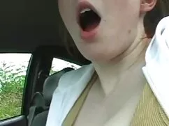 una niña devota arre ...