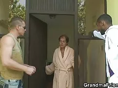 La asiática está lis ...